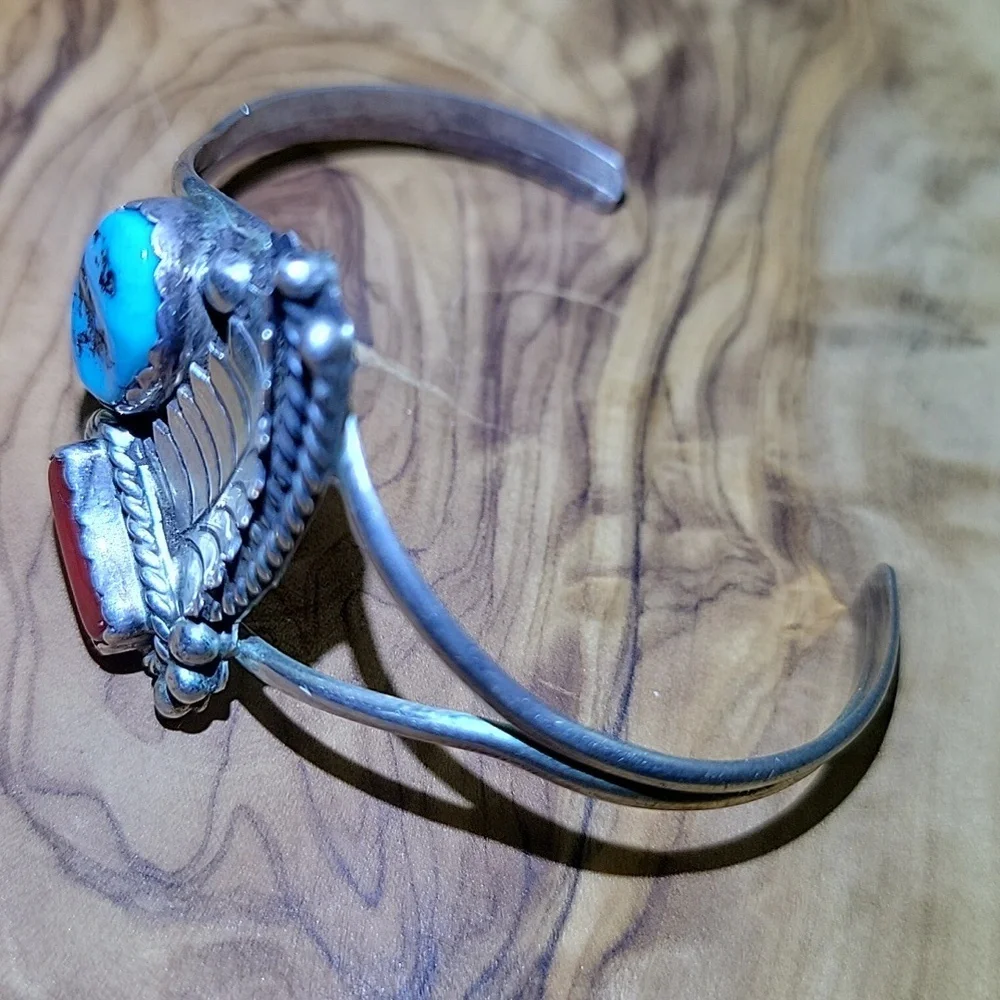Vintage 925 Sterling Silver Turquoise and Red Coral Leaf Cuff Bracelet 7" Wrist - Picture 5 of 8